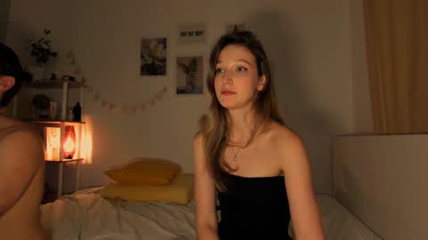 Snapshot of billy_full chatting on January 7, 2025, 11:03 pm Billy and Lisahelp us to reach 100 likes online show from January 7, 2025, 11:03 pm