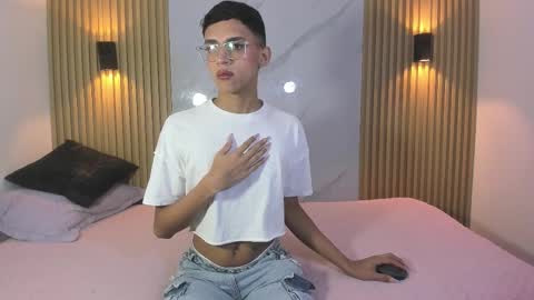 Sam online show from November 20, 2025, 11:54 am