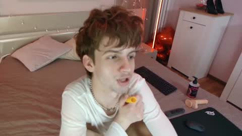 Snapshot of bimbo_boy_ chatting on May 29, 2026, 2:04 pm Bimbo boy online show from May 29, 2026, 2:04 pm