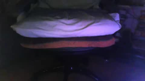 binder2122 online show from May 8, 2026, 5:51 pm