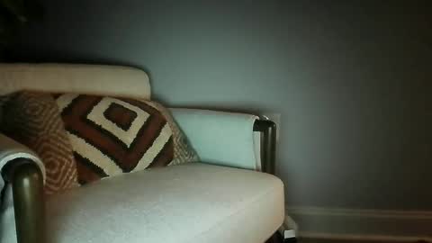 Snapshot of bisfurbear chatting on February 27, 2026, 8:36 am bisfurbear online show from February 27, 2026, 8:36 am