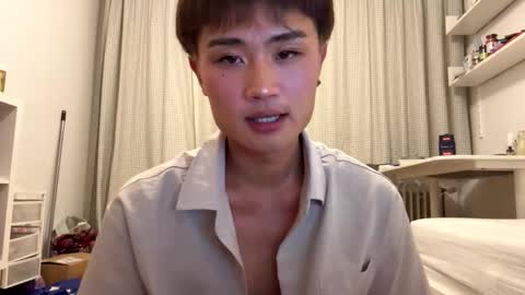 Lou online show from May 22, 2026, 10:37 pm