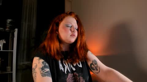 Nana online show from December 21, 2025, 4:36 pm