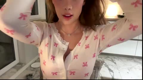 Snapshot of bitter_moon chatting on February 1, 2026, 8:18 pm Ann Braslowsky online show from February 1, 2026, 8:18 pm