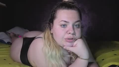 Snapshot of bixi256 chatting on May 4, 2026, 6:26 pm BixiAdelle online show from May 4, 2026, 6:26 pm
