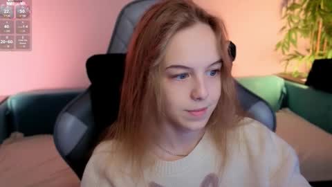 Julia online show from September 30, 2025, 9:14 am