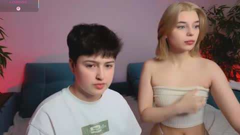 Julia online show from October 18, 2025, 3:20 am