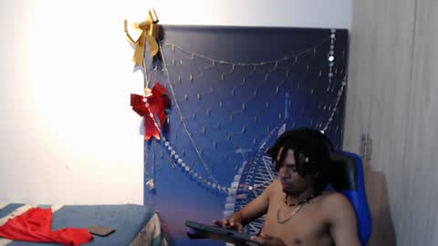 Snapshot of black_dreadlocks chatting on December 9, 2024, 11:47 am Black online show from December 9, 2024, 11:47 am