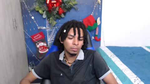 Snapshot of black_dreadlocks chatting on December 13, 2024, 1:01 pm Black online show from December 13, 2024, 1:01 pm