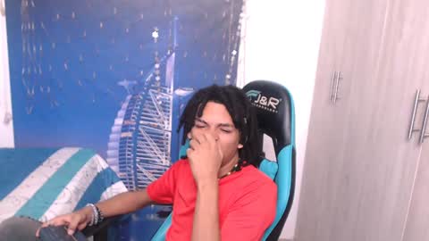 Snapshot of black_dreadlocks chatting on December 27, 2024, 11:39 am Black online show from December 27, 2024, 11:39 am