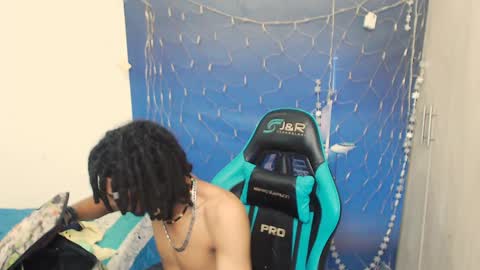 Snapshot of black_dreadlocks chatting on December 30, 2024, 11:48 am Black online show from December 30, 2024, 11:48 am