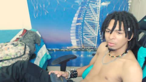 Snapshot of black_dreadlocks chatting on December 30, 2024, 2:51 pm Black online show from December 30, 2024, 2:51 pm