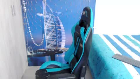 Snapshot of black_dreadlocks chatting on January 3, 2025, 12:08 pm Black online show from January 3, 2025, 12:08 pm