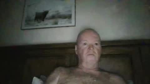 black_n_white4 online show from April 21, 2026, 11:18 pm