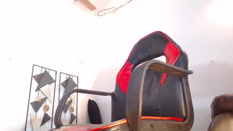 Snapshot of black_raiden chatting on October 14, 2025, 11:49 pm black raiden online show from October 14, 2025, 11:49 pm