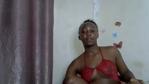 Snapshot of black_rosey chatting on November 5, 2025, 1:00 pm veraa online show from November 5, 2025, 1:00 pm