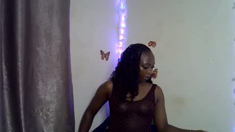 Snapshot of black_rosey chatting on November 14, 2025, 3:33 pm veraa online show from November 14, 2025, 3:33 pm