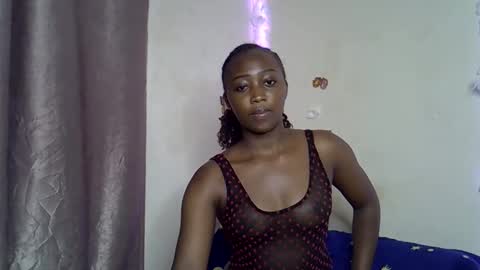 Snapshot of black_rosey chatting on November 23, 2025, 2:06 pm veraa online show from November 23, 2025, 2:06 pm