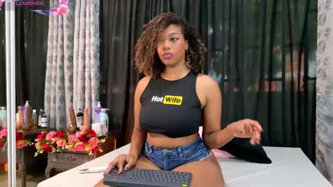 Tifany online show from February 13, 2026, 12:56 pm