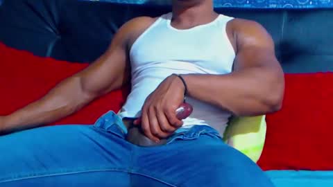 Snapshot of black_seus85 chatting on December 12, 2024, 6:53 pm duglas online show from December 12, 2024, 6:53 pm