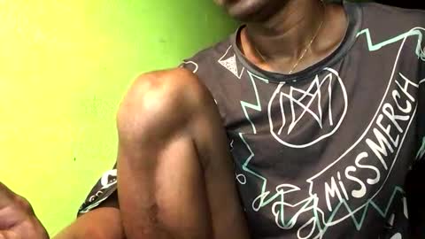 Crystal online show from November 1, 2025, 4:14 am