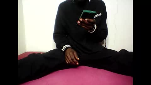 Snapshot of blackcoupel chatting on November 30, 2025, 7:18 pm blackcoupel online show from November 30, 2025, 7:18 pm