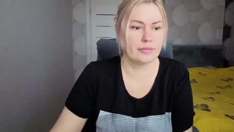 blackeyes11 online show from April 13, 2026, 4:29 am