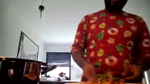 Snapshot of blackguy20ce chatting on December 6, 2024, 12:05 pm luis online show from December 6, 2024, 12:05 pm