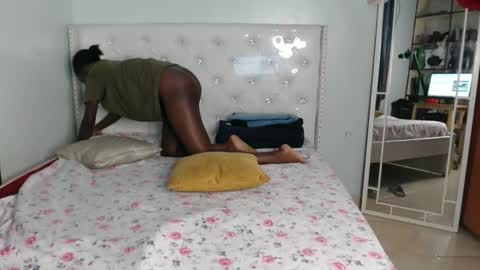 Cleo online show from October 16, 2025, 1:28 am