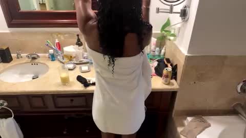 blackoasis9 online show from April 24, 2026, 11:29 pm