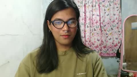 Ellez online show from March 15, 2026, 8:59 pm