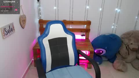 blackqueen_18 online show from December 13, 2024, 3:05 am