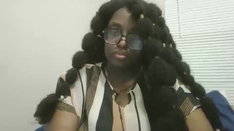 blackqueennie online show from November 23, 2025, 3:06 am