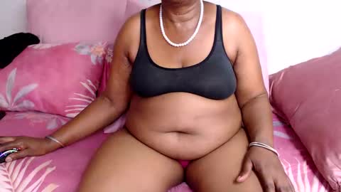 Snapshot of blackrose4ya chatting on December 10, 2024, 11:43 am blackrose4ya online show from December 10, 2024, 11:43 am