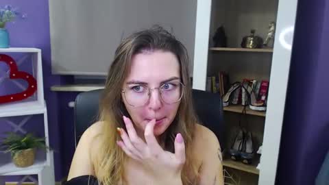 Snapshot of blackrosezoey chatting on December 12, 2024, 5:31 am Z O E Y online show from December 12, 2024, 5:31 am