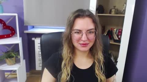 Snapshot of blackrosezoey chatting on January 21, 2025, 8:41 am Z O E Y online show from January 21, 2025, 8:41 am