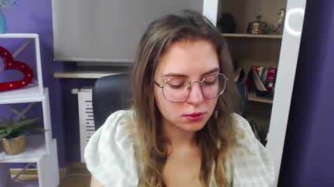 Snapshot of blackrosezoey chatting on January 22, 2025, 5:37 am Z O E Y online show from January 22, 2025, 5:37 am
