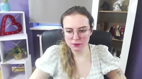 Snapshot of blackrosezoey chatting on February 6, 2025, 8:39 am Z O E Y online show from February 6, 2025, 8:39 am