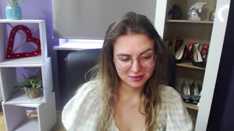 Snapshot of blackrosezoey chatting on February 18, 2025, 8:38 am Z O E Y online show from February 18, 2025, 8:38 am