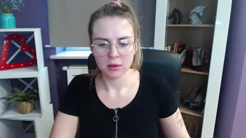 Snapshot of blackrosezoey chatting on February 21, 2025, 1:55 pm Z O E Y online show from February 21, 2025, 1:55 pm