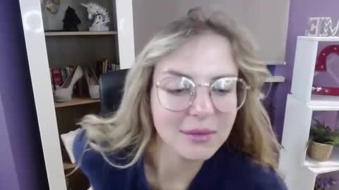 Snapshot of blackrosezoey chatting on September 19, 2025, 4:25 am Z O E Y online show from September 19, 2025, 4:25 am