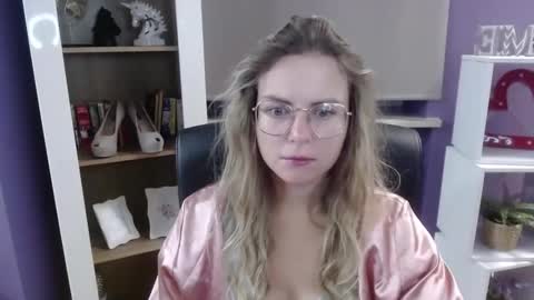 Snapshot of blackrosezoey chatting on September 26, 2025, 4:27 am Z O E Y online show from September 26, 2025, 4:27 am