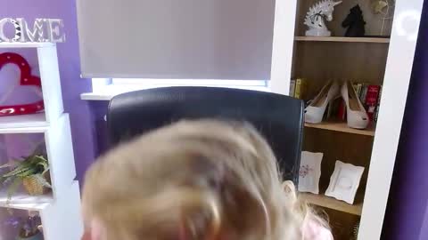 Z O E Y online show from February 18, 2026, 9:05 am