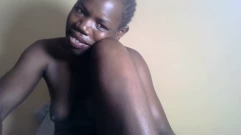 Snapshot of blacksexygal chatting on February 13, 2025, 4:32 am SARAH online show from February 13, 2025, 4:32 am