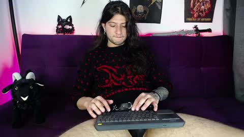 Snapshot of blackwolf_6 chatting on December 7, 2024, 6:48 pm Dave online show from December 7, 2024, 6:48 pm