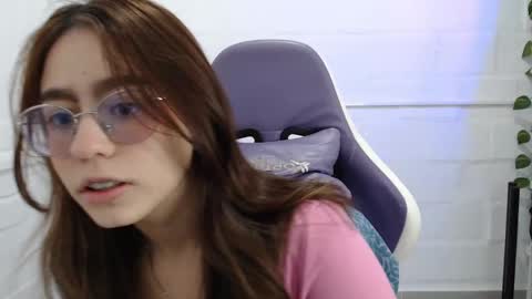   online show from October 6, 2025, 2:47 pm