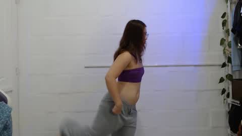   online show from October 9, 2025, 1:20 pm