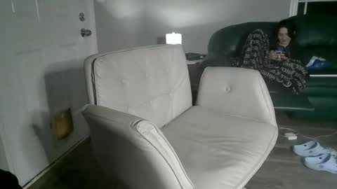 LipsofanAngell online show from November 12, 2025, 6:14 am