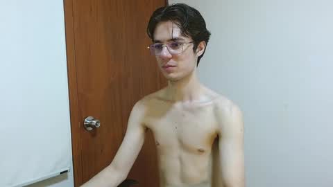 Snapshot of blakeshatter chatting on December 13, 2024, 5:00 pm blakeshatter online show from December 13, 2024, 5:00 pm