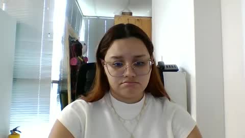 Snapshot of blanquita102530 chatting on September 22, 2025, 2:41 pm Lary online show from September 22, 2025, 2:41 pm